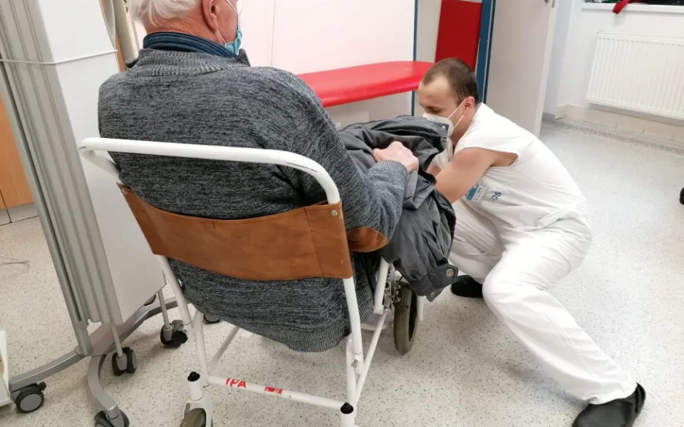 Pelhřimovská nemocnice se rozloučila s hasiči. I personálu byli velkou psychickou podporou, pochvaluje si ředitel Kozár 