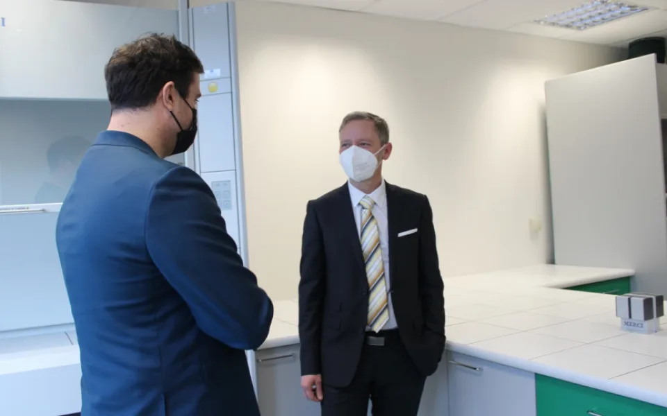 (Zleva) majitel objektu Jakub Klobása s hejtmanem Vysočiny Vítězslavem Schrekem