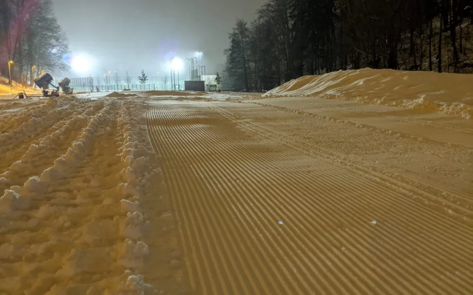 Obleva ničí stopy pro běžkaře v přírodě, ovál u Heulosu je ale stále k dispozici