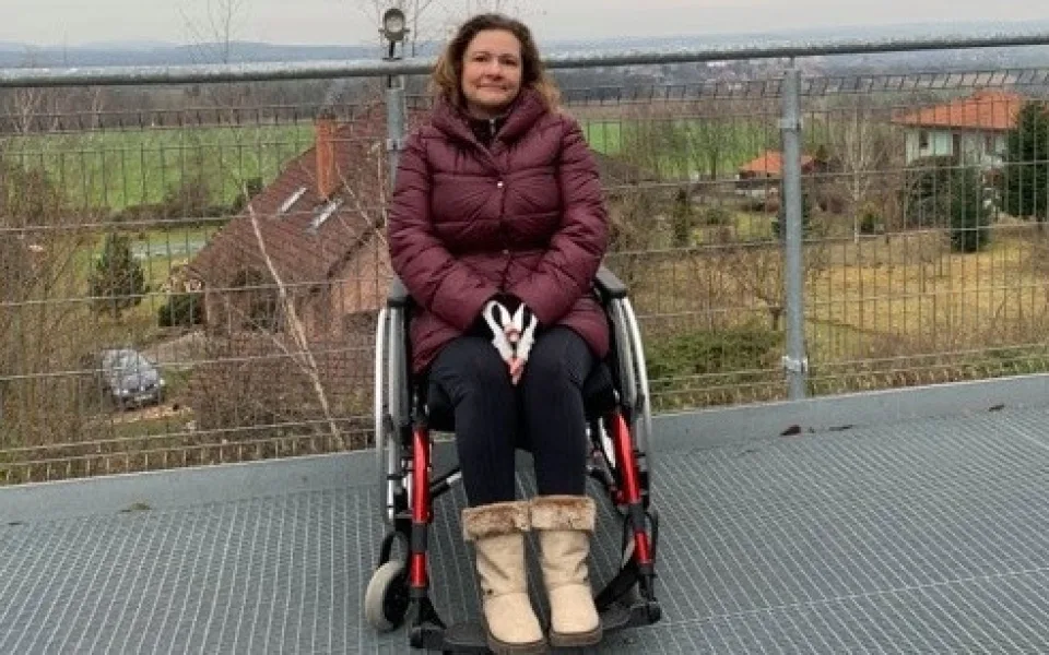 Sestřička z havlíčkobrodské nemocnice zůstala po operaci na vozíčku. Nyní se zkusí vrátit do normálního života