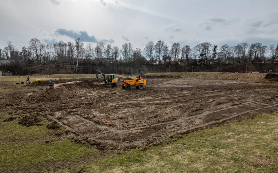 Budou se instalovat nová osvětlení. Lépe vidět bude na cyklostezce u pumptracku a na Rantířovské