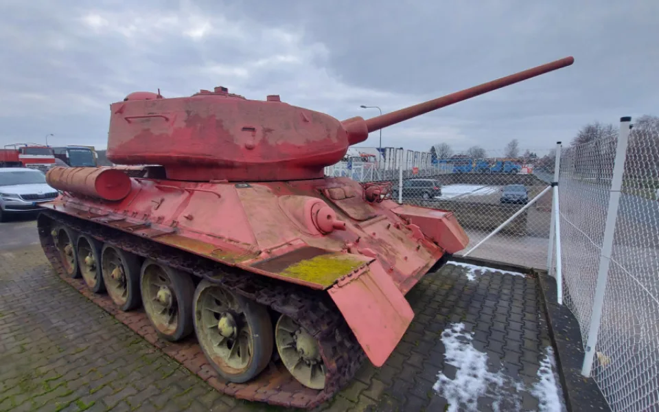 V rámci zbraňové amnestie byl na policii odevzdán tank