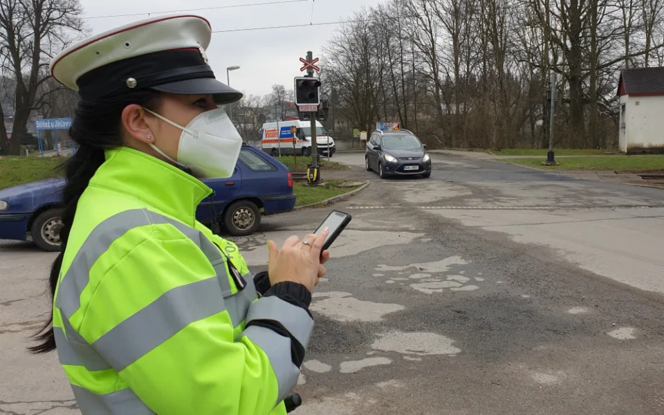 Letos se na přejezdech na Vysočině stalo 6 nehod. Policie kontrolovala řidiče, jak dodržují pravidla