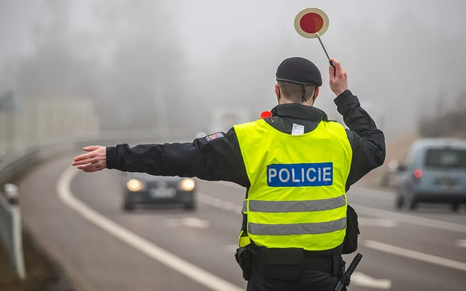 Policie bude dnes na stovkách míst v ČR měřit rychlost aut