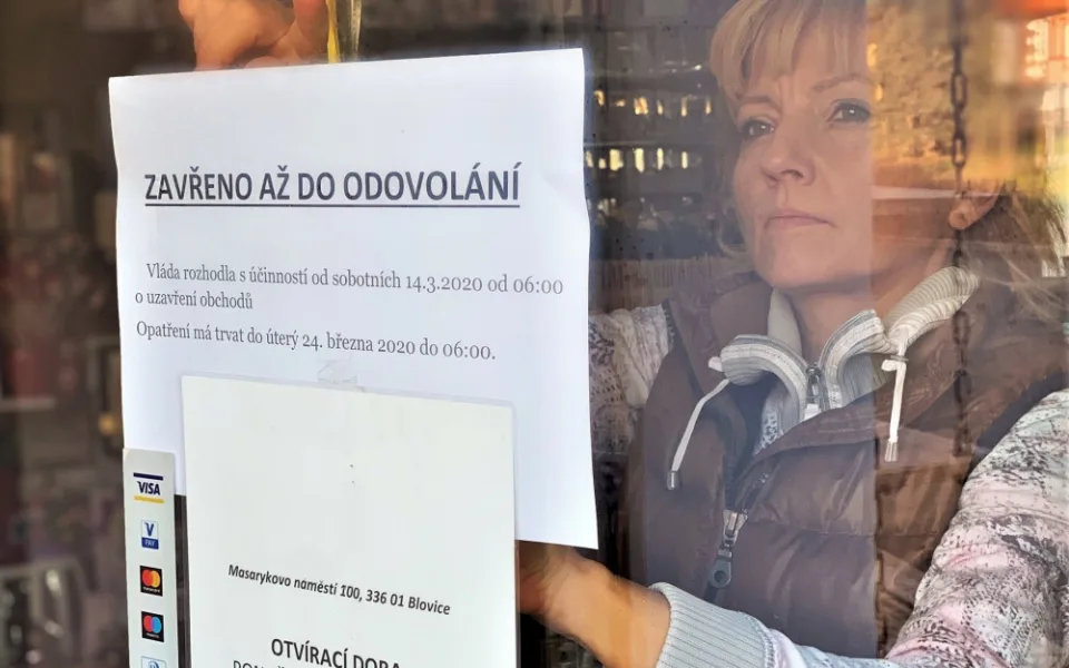 Podnikatelé v tom mají jasno. Zavírání malých obchodů kvůli koronaviru se stalo Absurditou roku