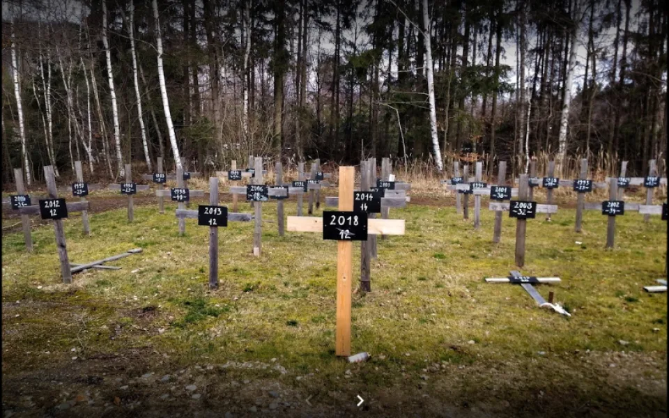 O údržbu Památníku obětem nehod D1 u Pávova se postará Ředitelství silnic a dálnic