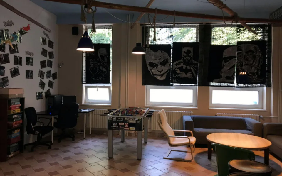 Je jihlavský Vrakbar opravdu bar? Nikoliv, jde o sociální službu