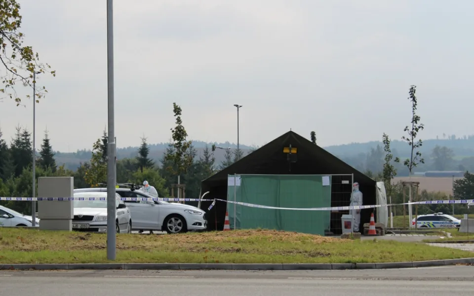 Drive-in volby na jihlavském P+R parkovišti
