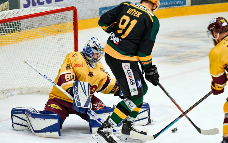 Maksim Zhukov z jihlavské Dukly má vyřízené střídavé starty do Mountfieldu HK
