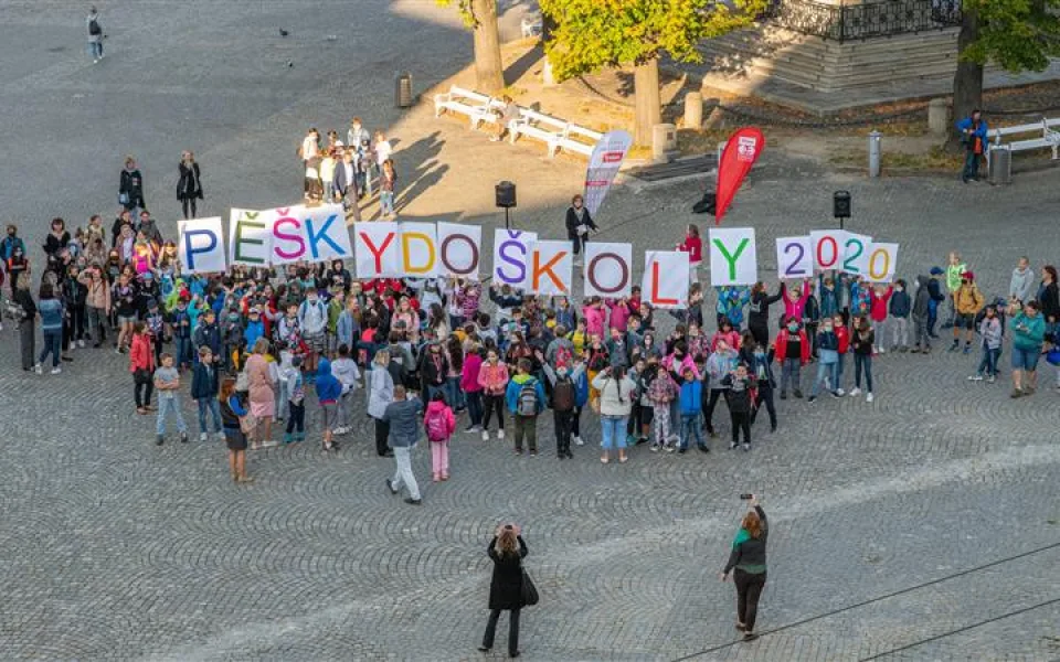 Zákaz vjezdu před školu! Dvě jihlavské základky se zapojí do akce Pěšky do školy