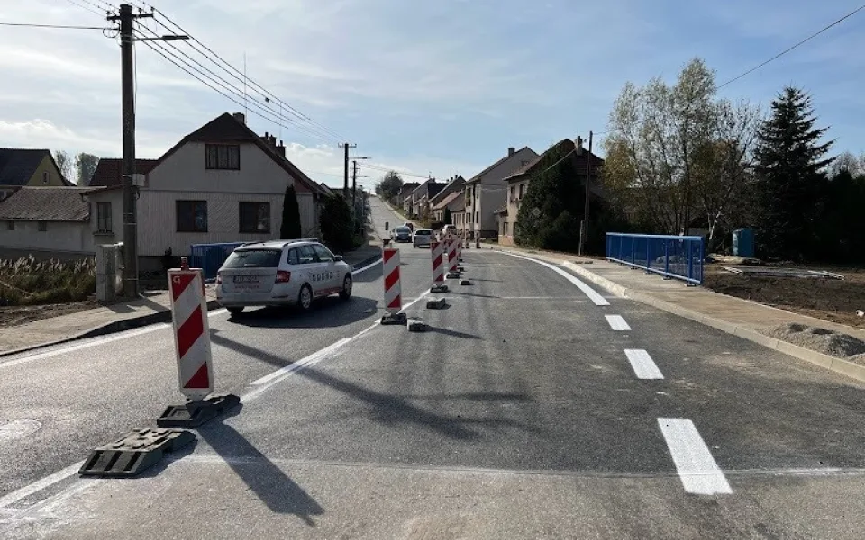 Nový měsíc, konec dalšího dopravního omezení. Most v Předíně už slouží řidičům