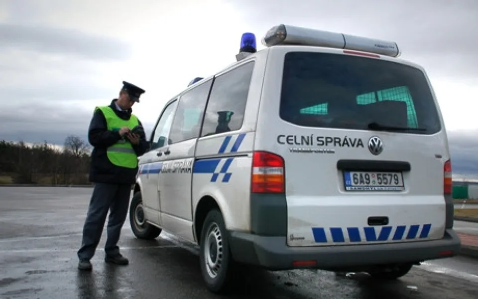 Celníci na Vysočině zabavili 130 tisíc cigaret. Řidiči hrozí tři roky za mřížemi