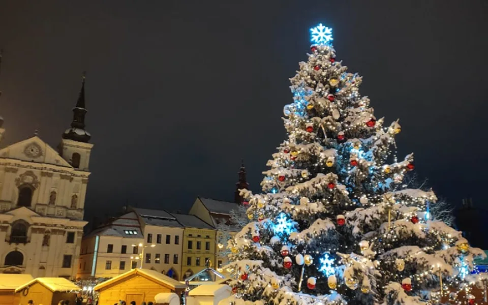 Vánoční stromeček v Jihlavě na Masarykově náměstí