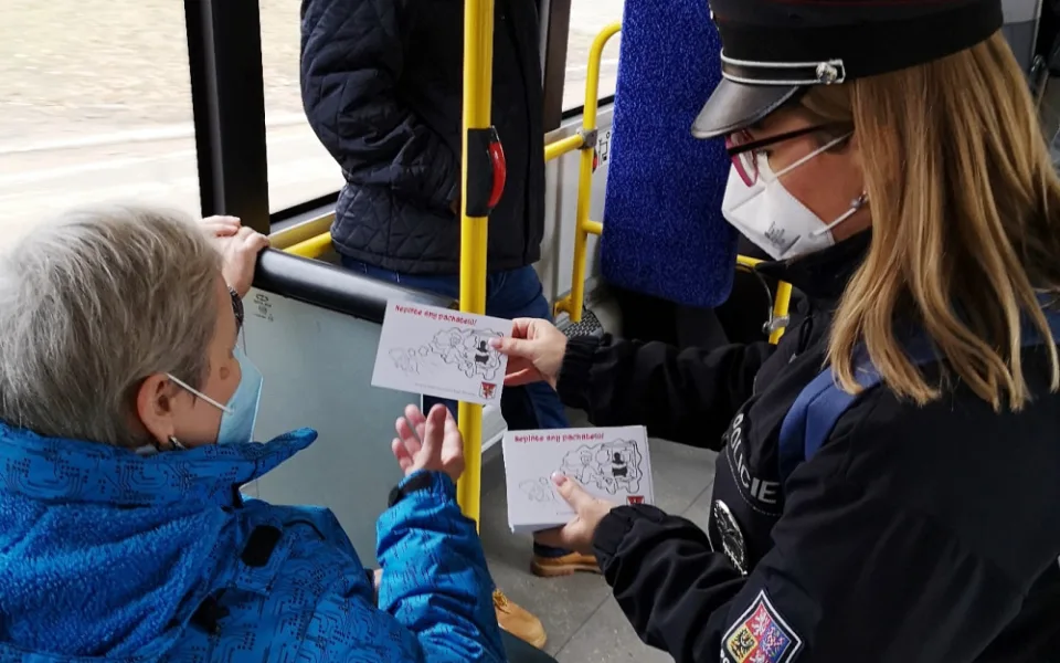 Aby byl advent bezpečný. Buďte obezřetní během vánočních nákupů, upozorňují policisté v kraji