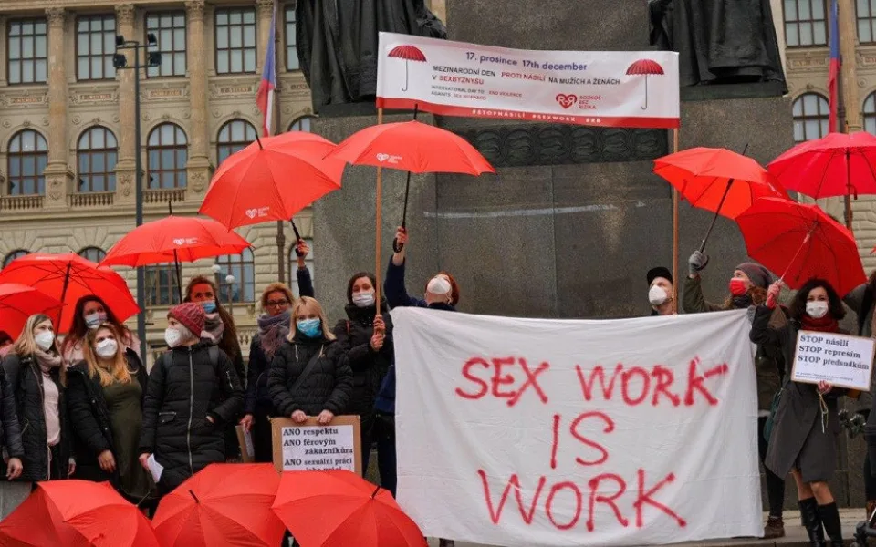 V pátek je Mezinárodní den proti násilí na ženách a mužích pracujících v sexbyznysu