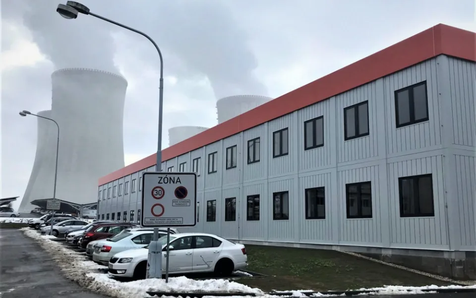 V Dukovanech rostou nové kancelářské, školicí i výcvikové prostory elektrárny. ČEZ za ně zaplatí 600 milionů korun