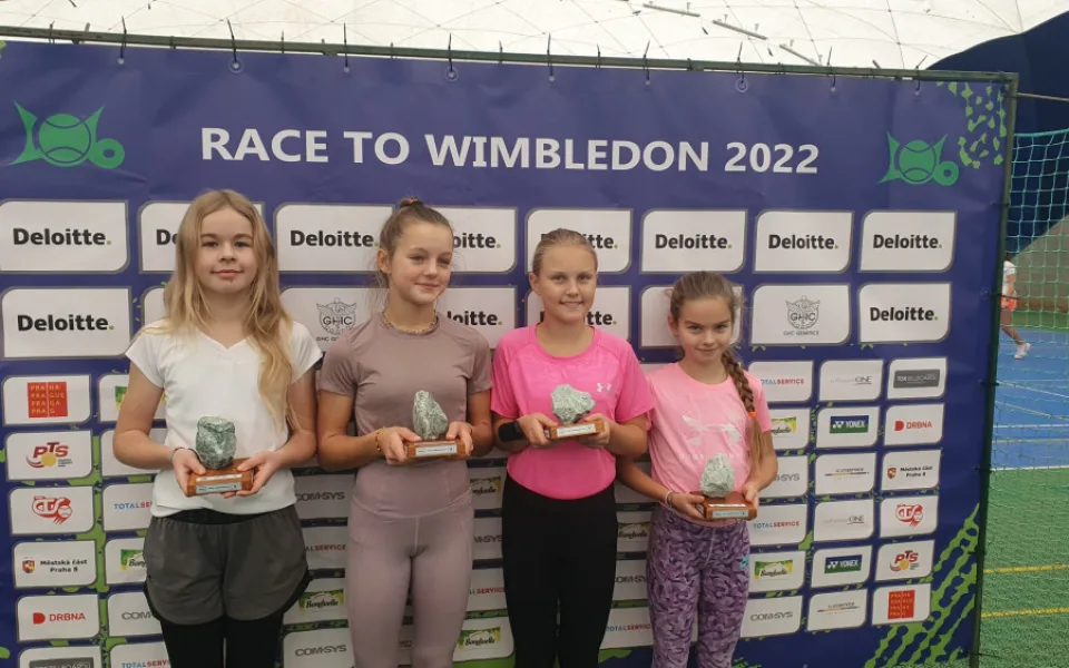 Mladí tenisté bojovali o posledním adventním víkendu o návštěvu Wimbledonu