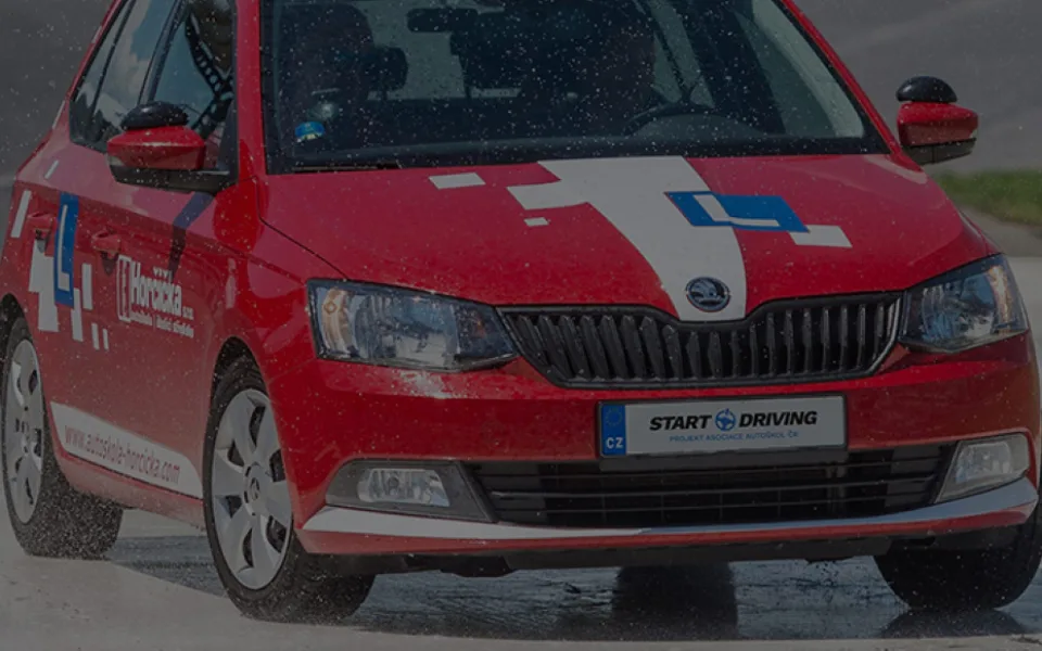 Start driving: Čerstvým řidičům pomohou zdokonalovací kurzy. V Sosnové začnou již koncem ledna