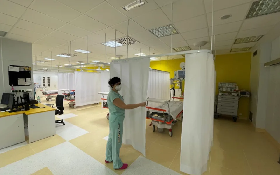 Pacienti na jihlavském urgentním příjmu mají díky novým zástěnám potřebné soukromí