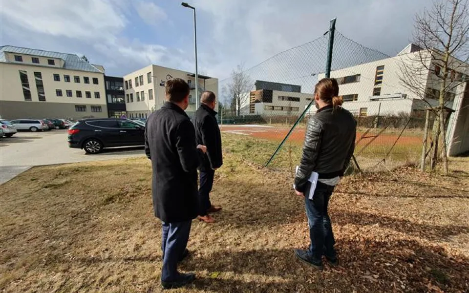Novinky z Telče: Ve městě vyroste nová stanice pro záchrannou službu. Folkové prázdniny letos slaví 40 let