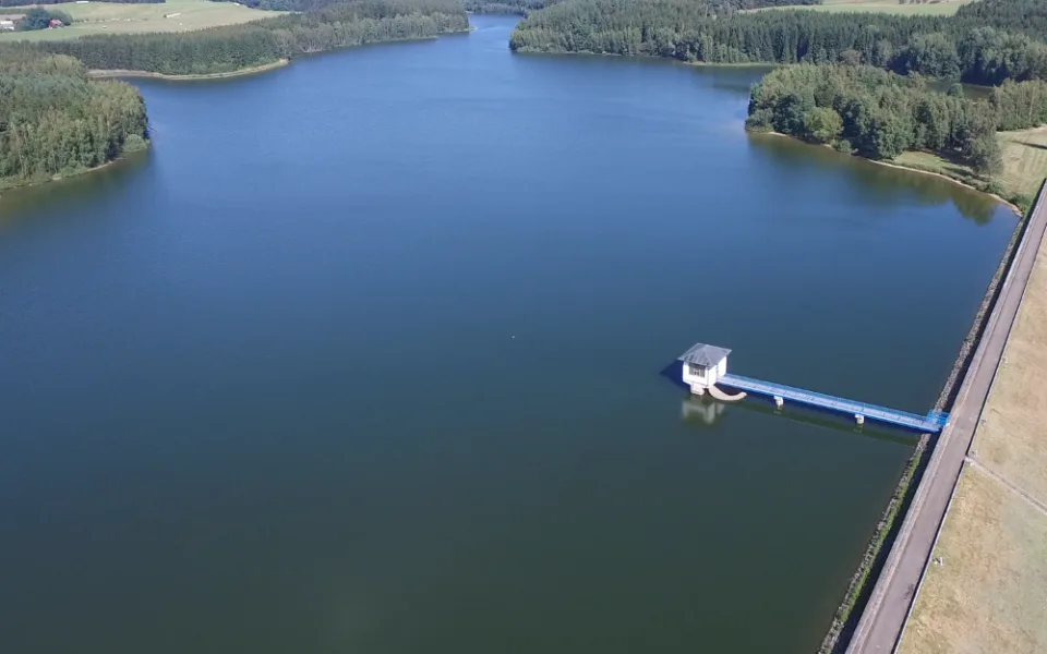 Více kvalitní vody do hubenovské nádrže, zásobárny Jihlavy. Rekonstrukce Jiřínského přivaděče začne v dubnu