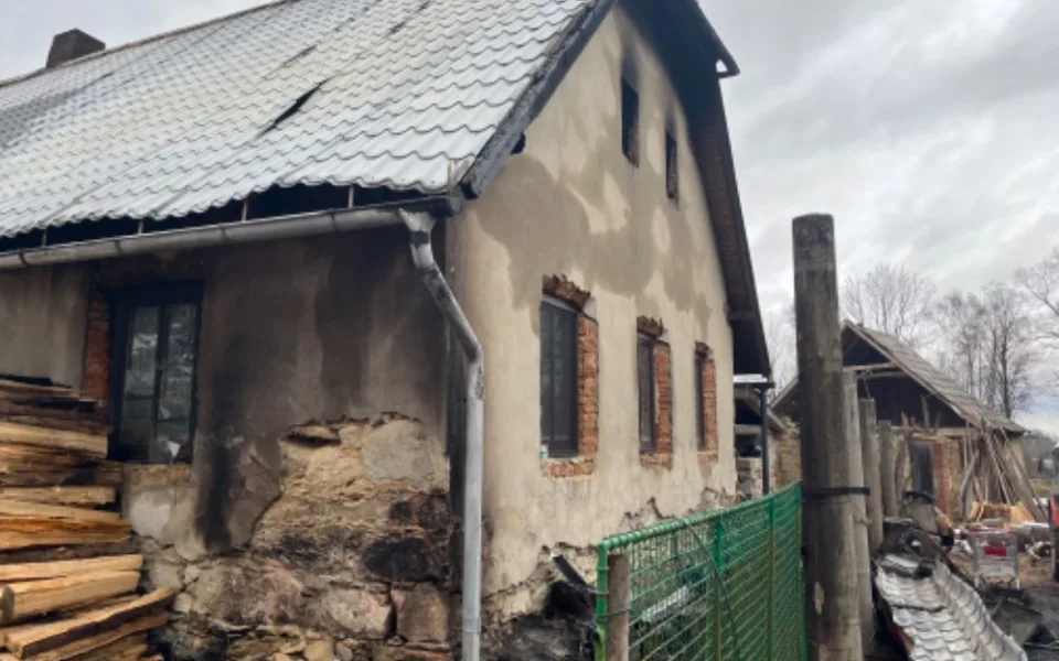 Dům záchranáře Honzy po požáru