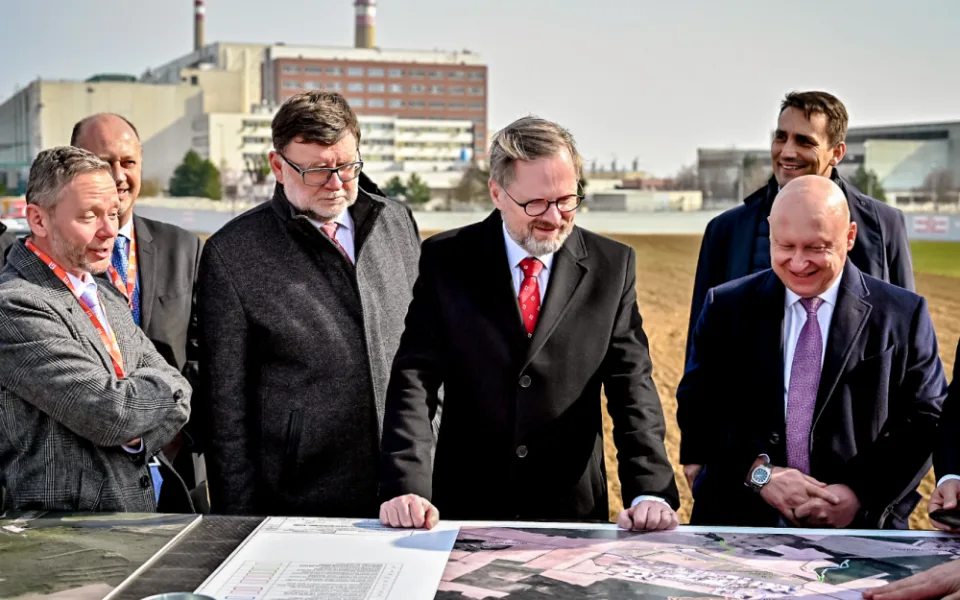 Petr Fiala (uprostřed) v JE Dukovany, kam zavítal v rámci své návštěvy Vysočiny
