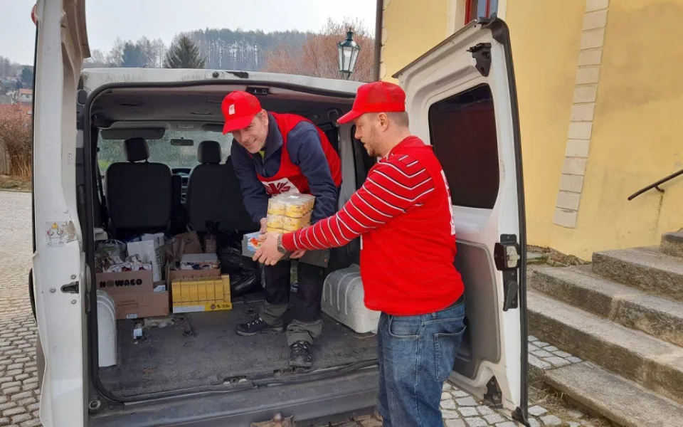 Převoz potravinové sbírky z farnosti v Brtnici