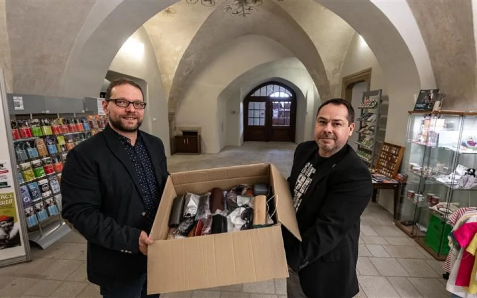 Jihlavané ukázali dobrá srdce, do Afriky věnovali téměř 300 brýlí