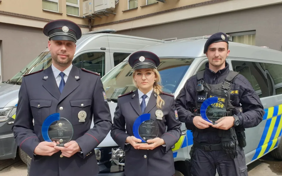 (Zleva) Petr Koníř, B. K. a Štěpán Kriegsmann. Dnešního ocenění se nemohl zúčastnit Jiří Brom