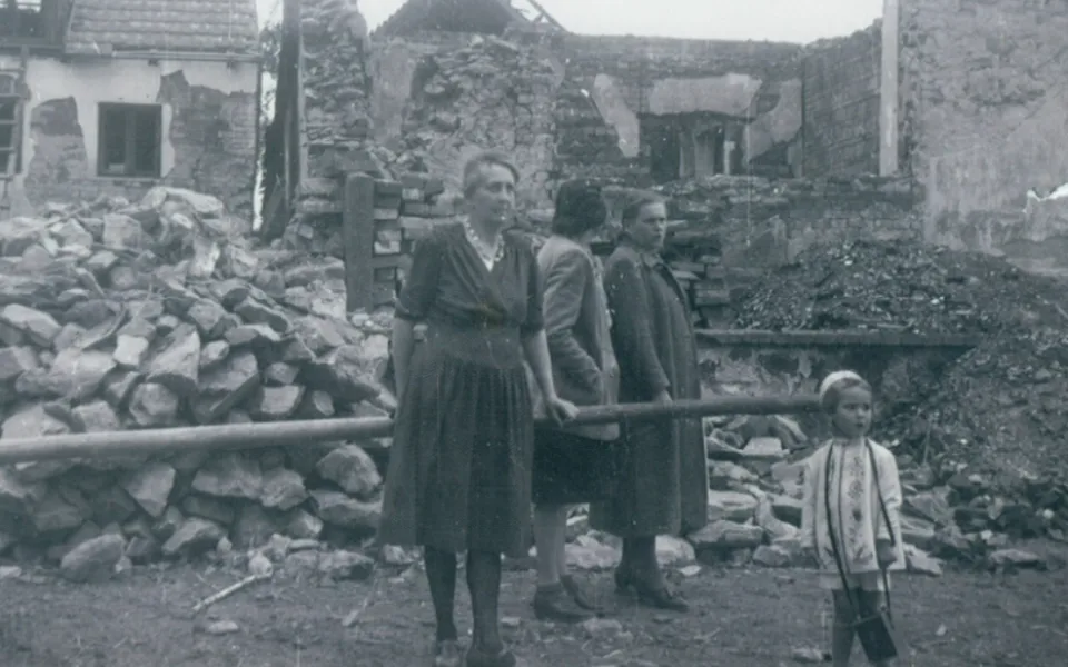 Foto z bombardování Dalešic na Třebíčsku, zdroj: archiv kronikáře Rudolfa Špačka