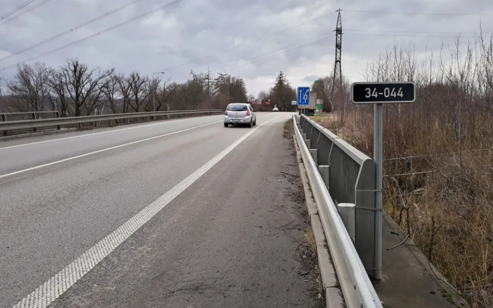 Náročnější cestování na I/34. U Havlíčkova Brodu dnes začíná oprava dvou mostů