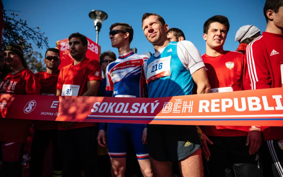 Registrace běžců Sokolského běhu republiky 2022 budiž spuštěny. Tak Nazdar na startu 28. října!