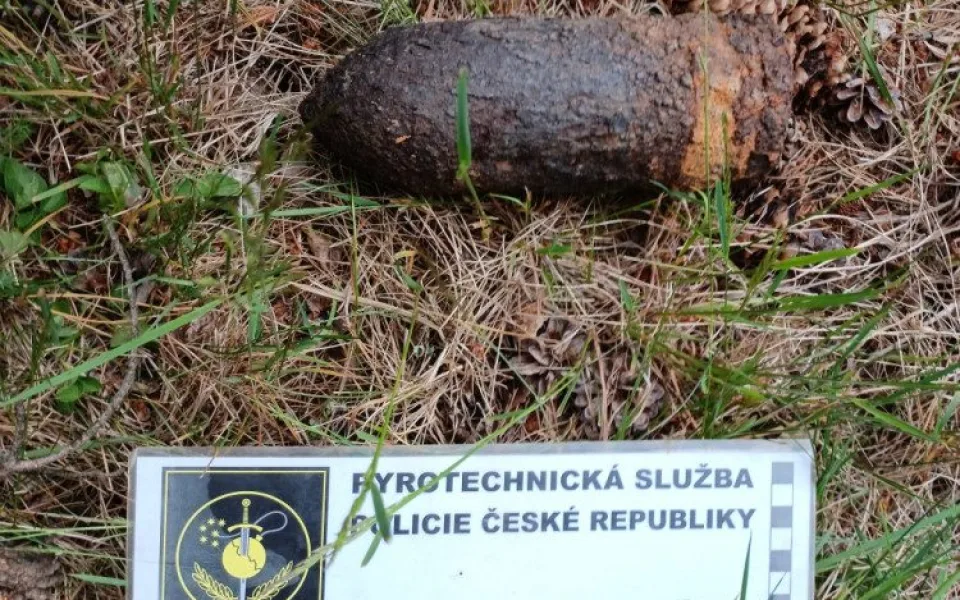 Muž našel u potoka granát z druhé světové války. Zlikvidoval ho pyrotechnik