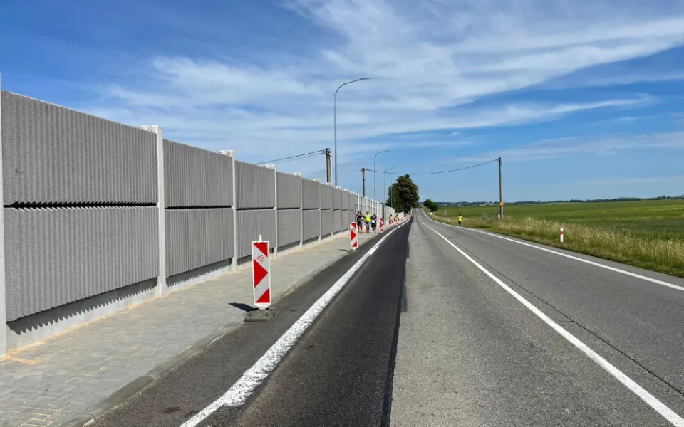 Protihluková stěna v Radostíně je hotová. Po I/38 už projedeme bez omezení