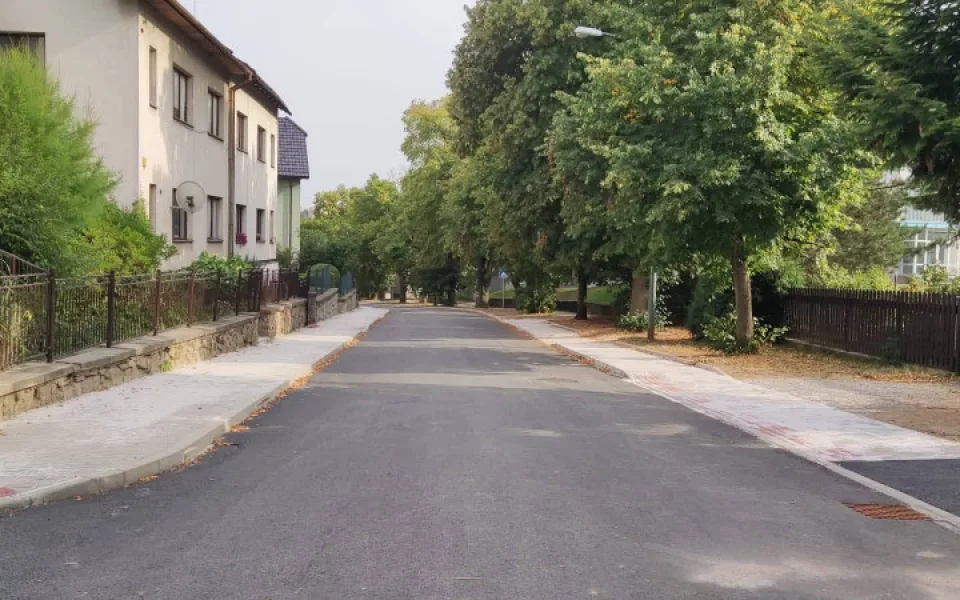 Ulice Jiřího z Poděbrad bude zprovozněna na konci srpna. Po téměř čtyřech letech