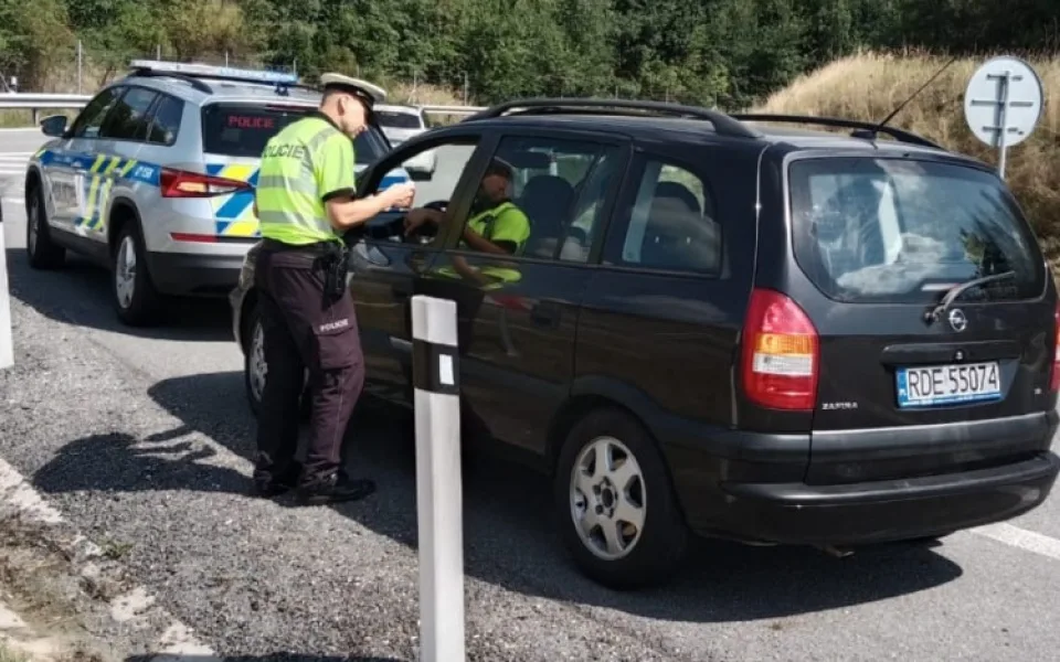 Víkend s policejními kontrolami. Policie zastavila přes dva tisíce řidičů, zjistila přes 500 přestupků