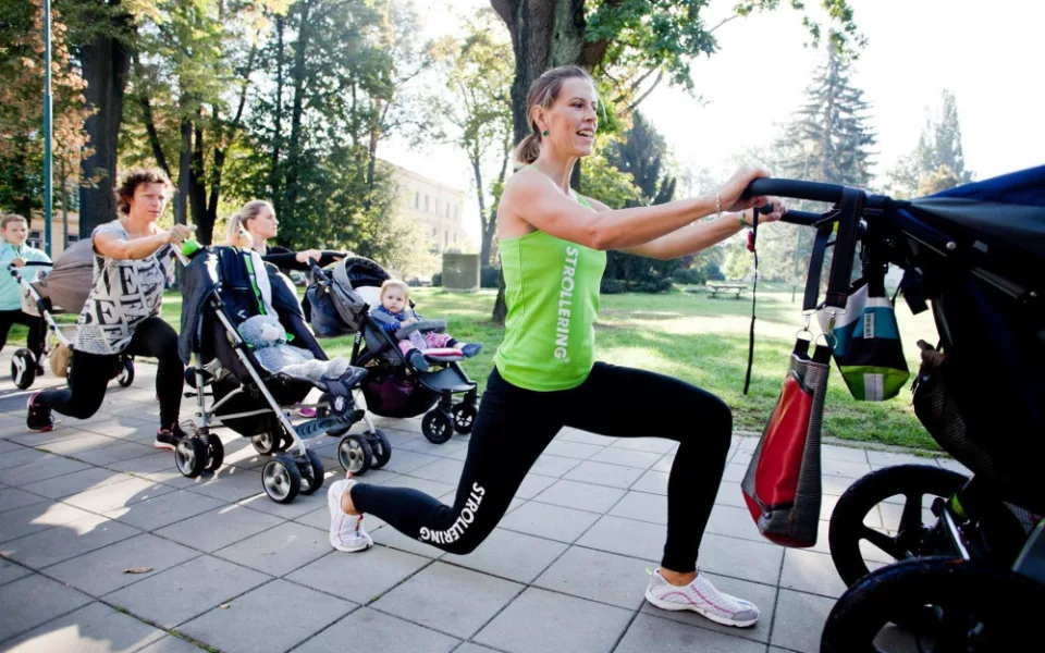 Pavlína Šťastná (v zeleném tričku) během lekce strolleringu