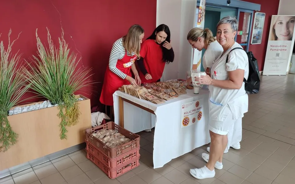 Ve sbírce pro hospic bylo v Jihlavě rozdáno 3700 koláčů. Na nemocné půjde skoro čtvrt milionu korun