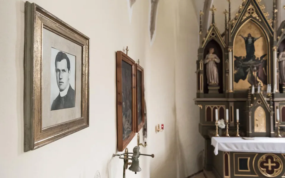 Interiér číhošťského kostela s podobiznou Josefa Toufara, foto: Petr Neubert