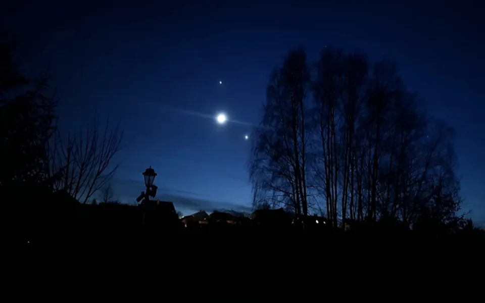 Středeční konjunkce Měsíce, Venuše a Jupiteru na Pelhřimovsku