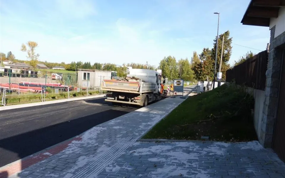 Ilustrační foto, rekonstrukce Lužické ulice v roce 2022