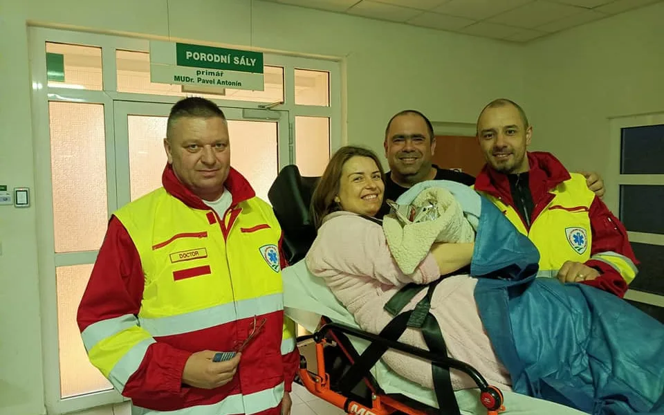 Do porodnice by se to už nestihlo. Humpolečtí záchranáři asistovali u narození Julianky v domácím prostředí