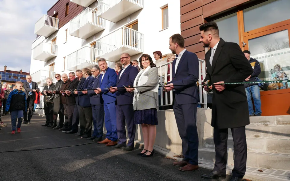 Velké Meziříčí dokončilo dům s 30 byty pro seniory, nastěhují se za měsíc. Všechny jsou již obsazené