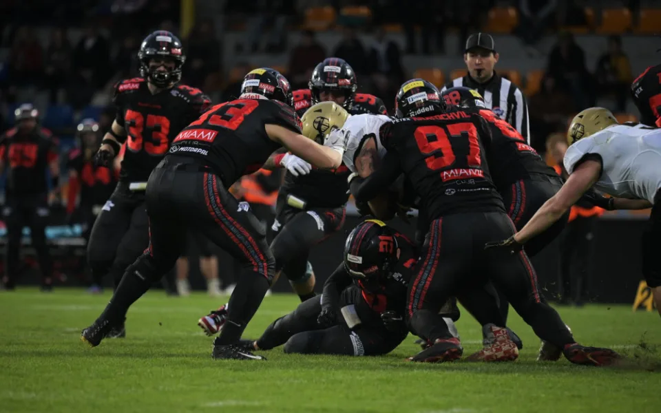 Gladiators drží stoprocentní bilanci, nad Znojmem vyhráli jednoznačně 49:6