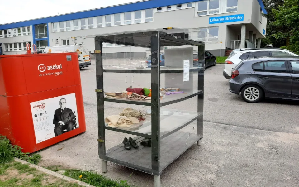 Obsah skříně během dnešního odpoledne
