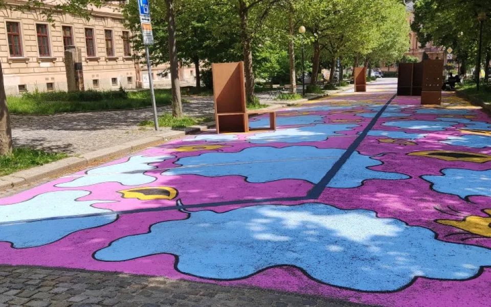 Místo parkoviště barevná promenáda. Festival Landscape na týden proměnil ulici Jana Masaryka