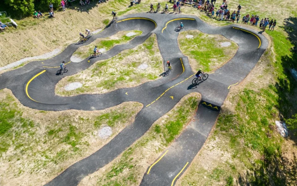 Nový pumptrack v Polné