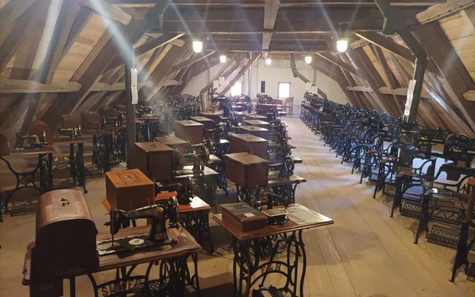 V brtnické sýpce se modernizují první řemeslné expozice, i během prací jsou přístupné