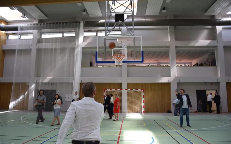 Florbal, volejbal či házená. Nová sportovní hala ve Žďáru je hotová, vyšla na 143 milionů korun